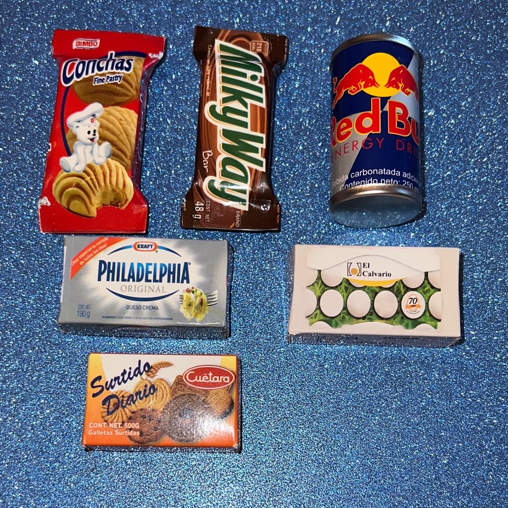 beautiful miniature
refrigerator magnets